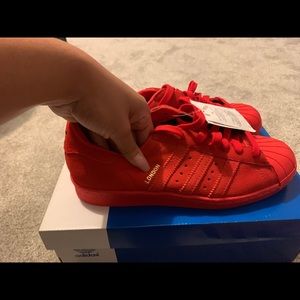 7 1/2 Adidas Superstar London’s series